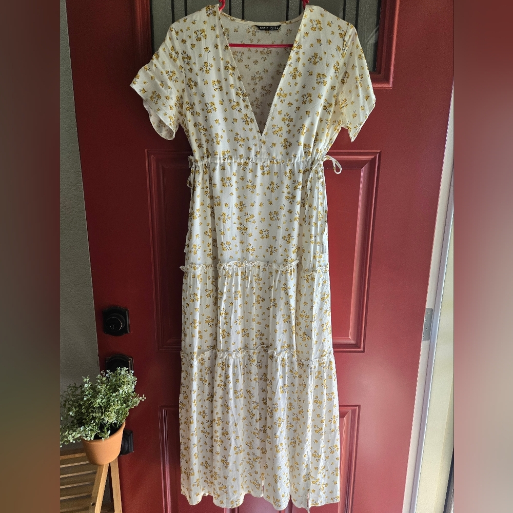 Flowy Floral White And Yellow Dress, Small